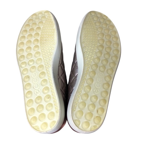 Ecco Metallic Sneaker Women Sz 41 US10 Wide Quilted Leather Bronze Casual Laced - Picture 6 of 11